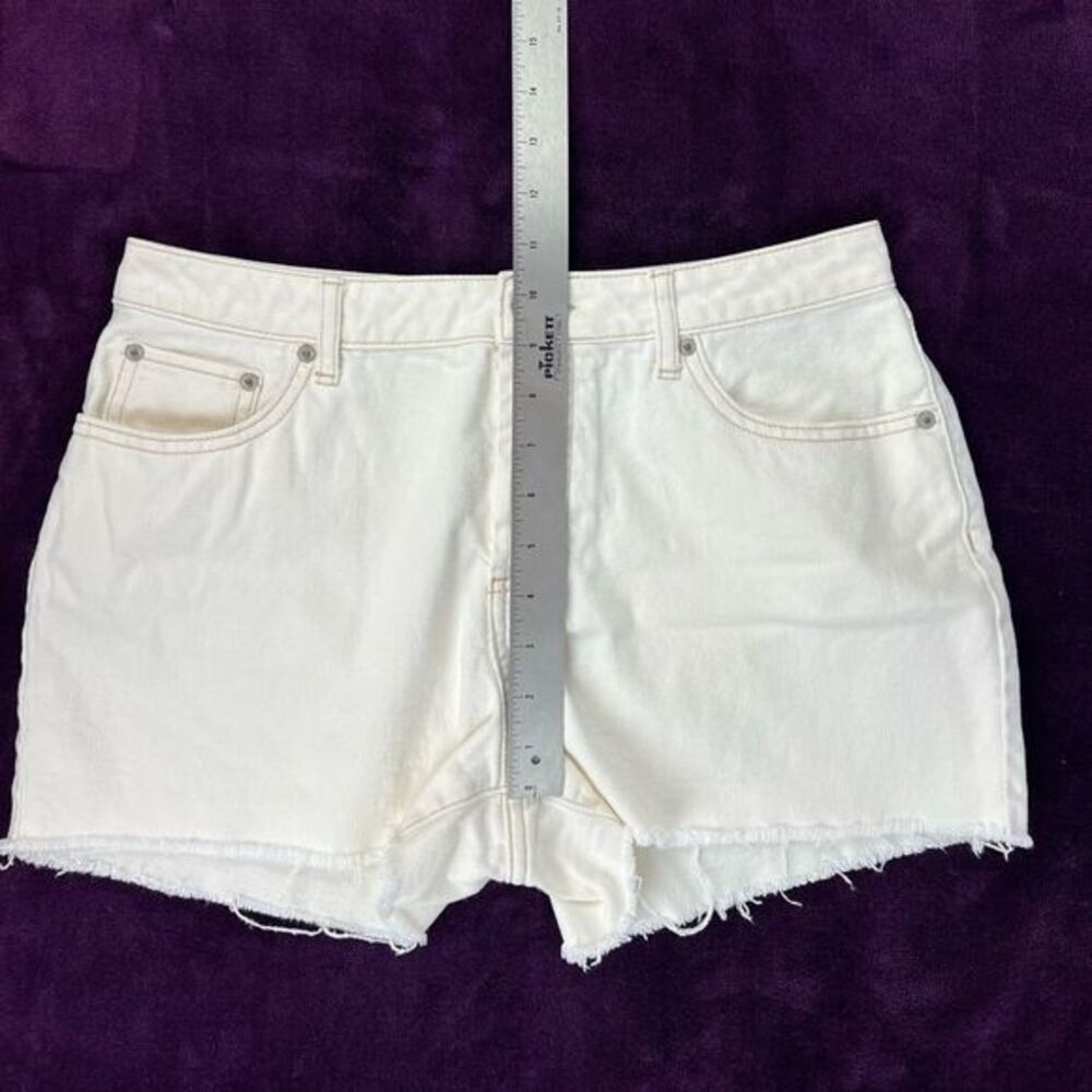 House Of Harlow 1960 Cream White High Rise Cutoff Jean Shorts Size 28 - Picture 4 of 7